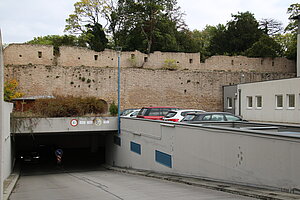 Bruck an der Leitha, Reste der Stadtmauer bei der Johngasse