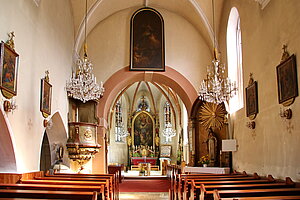 Zelking, Pfarrkirche hl. Erhard, Blick in das Kircheninnere