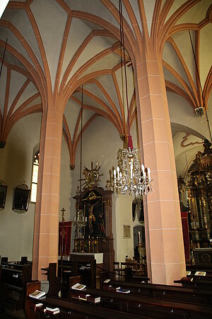 Aspang, Pfarrkirche hl. Florian, Blick in das Sternrippengewölbe, um 1500