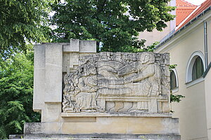Neusiedl an der Zaya, Denkmal für die Gefallenen