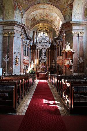 Groß-Siegharts, Pfarrkirche hl. Johannes d. Täufer, Innenansicht, Bau ab 1722 nach Plänen von Donato Felice d'Allio