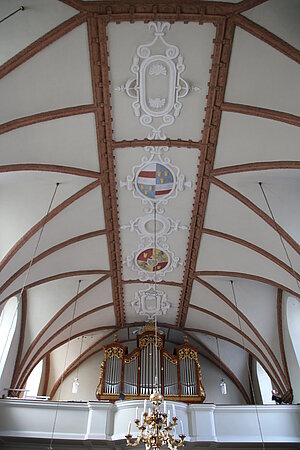 Horn, Filialkirche hl. Georg auf dem Kirchenplatz: Gewölbe des Langhauses, 1594/97 errichtet