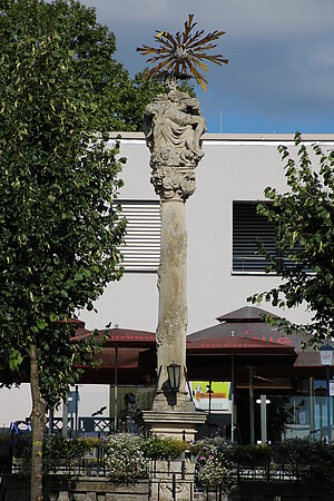 Vitis, Dreifaltigkeitssäule am Dreifaltigkeitsplatz, 1753