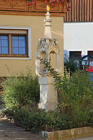 Mauer bei Melk, Dunkelsteiner Straße, Bildstock, auf neuem Postament Tabernakelaufsatz von 1520