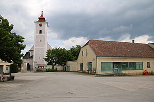 Michelhausen, Pfarrkirche hl. Petrus und Paulus, mittelalterliches Langhaus, , Neubau 1781-1784 unter Einbeziehung älterer Bauteile durch Joseph Koch, Krems