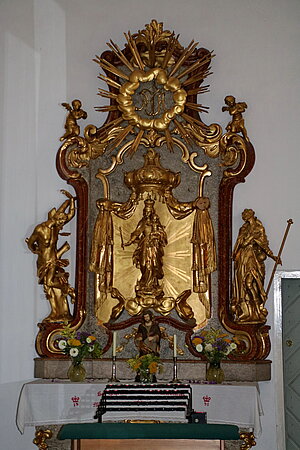 St. Valentin-Landschach, Pfarrkirche hl. Valentin, barocker Seitenaltar, Marienstatue vermutlich spätgotisches Gnadenbild Maria Forst