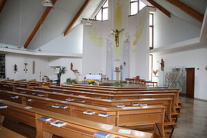 Breitenfurt bei Wien, Pfarrkirche hl. Bonifaz, Blick in das Kircheninnere