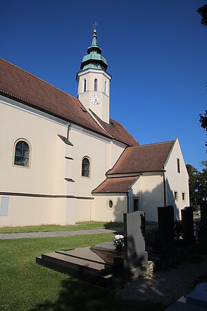 Gerasdorf, Pfarrkirche Hll. Petrus und Paulus, gotische Ostturmkirche