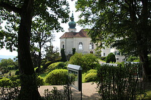 Schloss Artstetten, Pfarrkirche hl. Jakobus der Ältere, 1691-98 zu barocken Saalbau erweitert