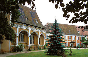 Schloss Schrattenthal, Burghof, Kapelle
