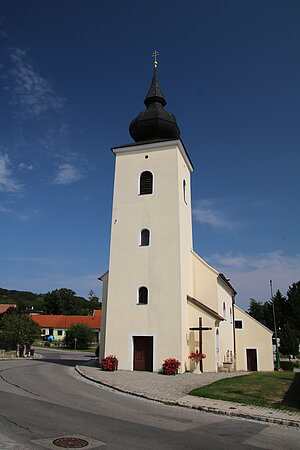 Föllim, Wallfahrtskirche hl. Herz Mariens,barockes Langhaus, Westturm von 1709