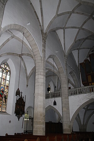Melk, Pfarrkirche Pfarrkirche Mariä Himmelfahrt, spätgotische Staffelhallenkirche, Blick in die Gewölbe