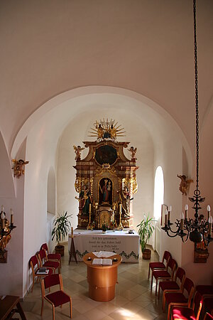 Bad Traunstein, Pfarrkirche hl. Georg, Blick in den Rechteckchor der alten Kirche