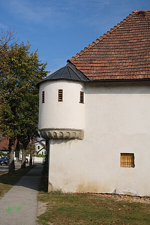 Pfaffstätten, Stiftgasse 7, Lilienfelderhof, Ende 16./Anfang 17. Jh., Renaissance-Runderker