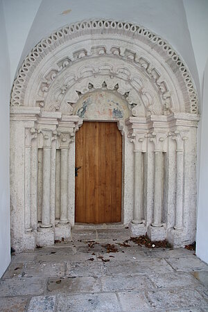 Klein-Mariazell, ehem. Benediktinerabtei, Nordportal, 1237-46 oder 1256