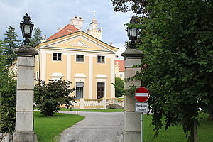 Jaidhof, Schloss Jaidhof, im Kern 17. Jh., klassizistische Um- und Neubauten