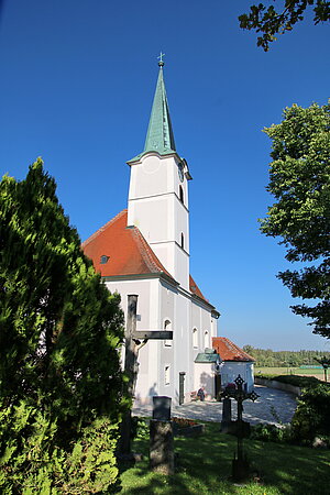 Haunoldstein, Pfarrkirche hl. Michael, im Kern gotische Saalkirche, im 16. und 18. Jh. erfolgte Umbauten