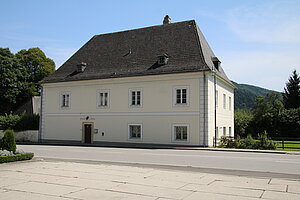 Pernitz, Hauptstraße Nr. 79, Pfarrhof, 1687 erbaut, Ende 18. Jh. erneuert