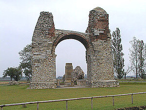 Petronell-Carnuntum, Heidentor