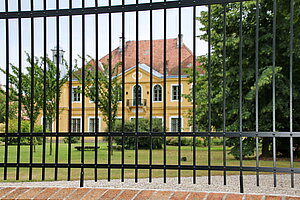 Zwentendorf, Schloss Zwentendorf, um 1750 erbaut, im 19. Jh. erweitert