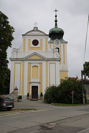 Leopoldsdorf im Marchfeld, Pfarrkirche hl. Markus in der Angermitte, spätbarocker Bau