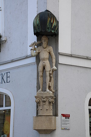 Traismauer, Figur des Roland, 1584