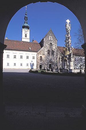 Stift Heiligenkreuz außen