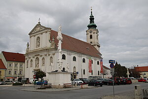Bruck an der Leitha, Pfarrkirche Hl. Dreifaltigkeit, 1697-1702 von Heinrich Hoffmann errichtet