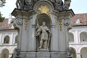 Stift Heiligenkreuz, Dreifaltigkeitssäule, Giovanni Guiliano, 1736-39