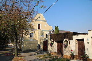 Hohenruppersdorf, Marktplatz Nr. 33, Pfarrhof, 1693