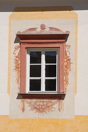 Raabs an der Thaya, Pfarrhof, Fenster an der Innenhoffassade