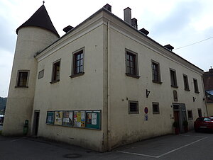 Marbach an der Donau, Herrenhaus, schlößchenartiger Bau, 1575 errichtet, heute Rathaus - Fassade in der Marktstraße