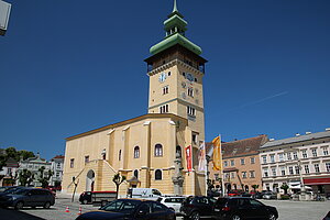 Retz, Hauptplatz, Marienkapelle und Altes Rathaus, im Kern gotischer Baublock, frühneuzeitlich und barock verändert