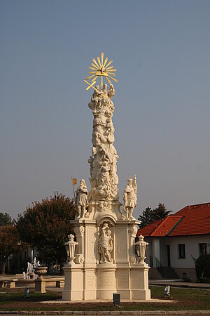 Weikendorf, Dreifaltigkeitssäule, 1765