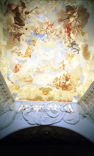 Stift Altenburg, Kaiserstiege, Fresko von Paul Troger